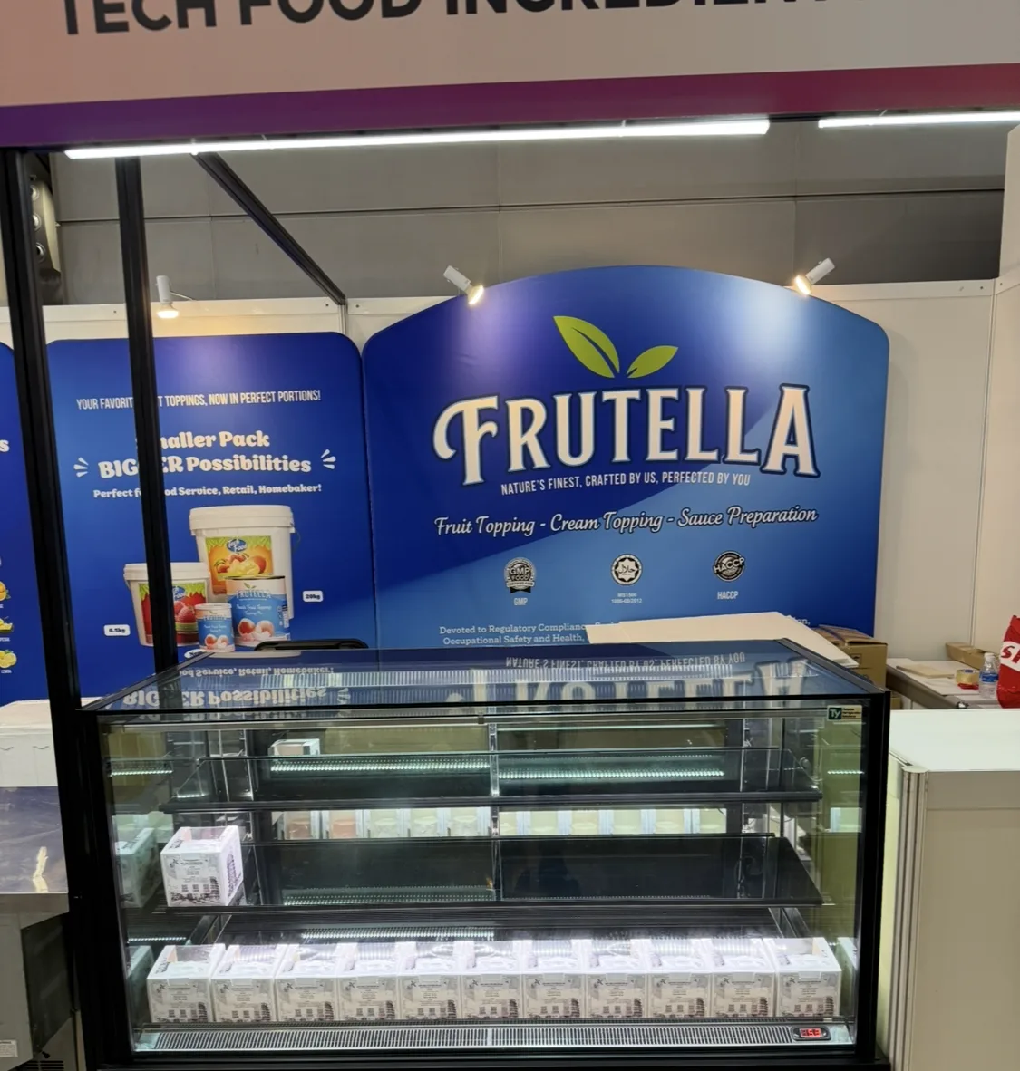 AANRS cake chiller rental Singapore, KINCO Three-Layer Cake Display Chiller P150L3-B-C (White LED / 150cm / Black Finishing), in use at a real Singapore event